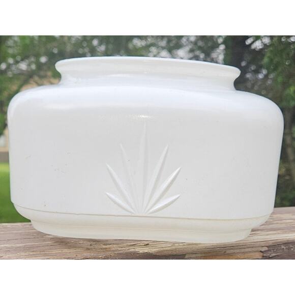 Antique Milk Glass Lamp Shade with Pineapple Design ribbed glass bottom rosette - Picture 1 of 6